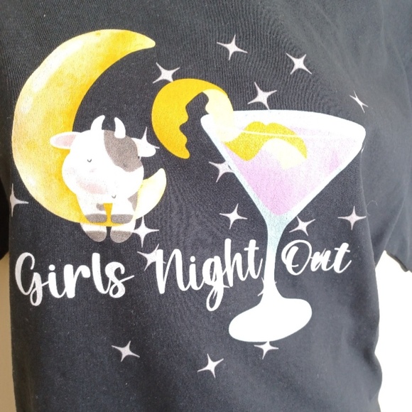 GIRLS NIGHT OUT. Cute tee for the gal's night of partying with the girls. - Picture 10 of 12